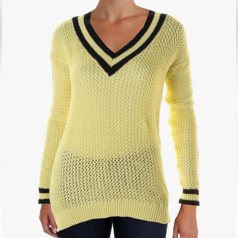 V-Neck Long Sleeve Loose Cable Knit Tennis Sweater Solid Top Light Yellow/Black